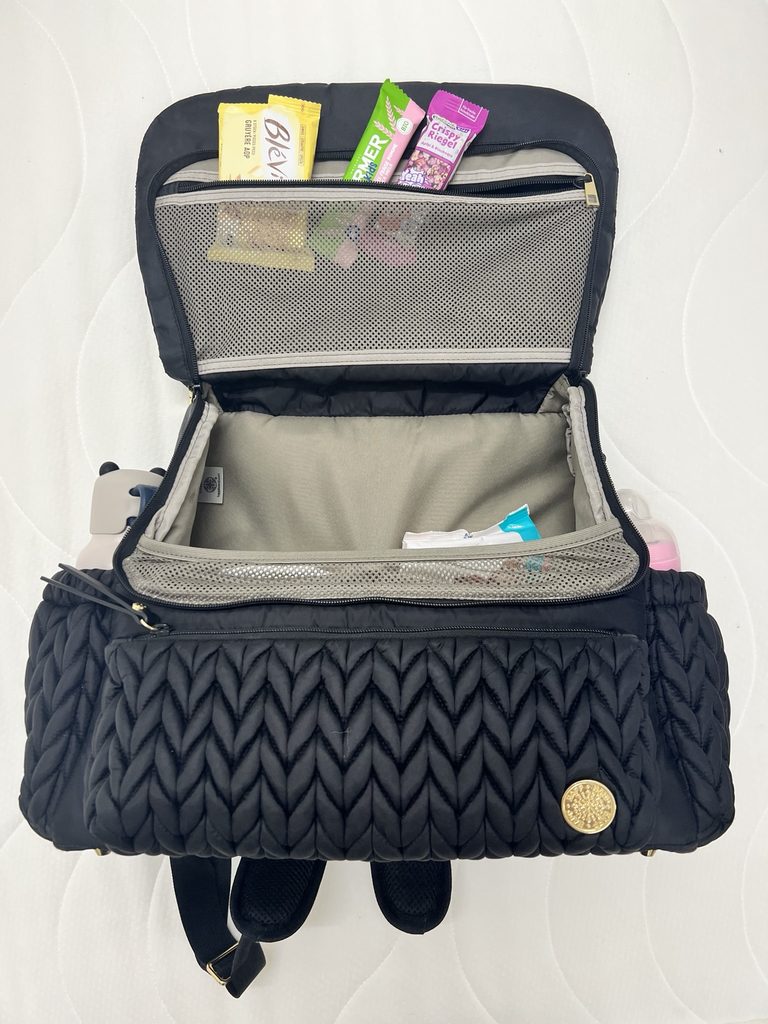 HAPP Levy Backpack mit Snackfach und Inhalt für zwei Kinder